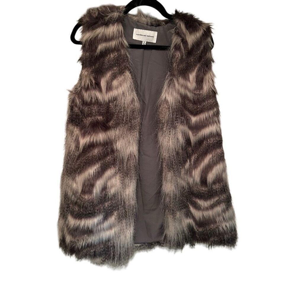 Cupcake & Cashmere faux fur long vest - size M